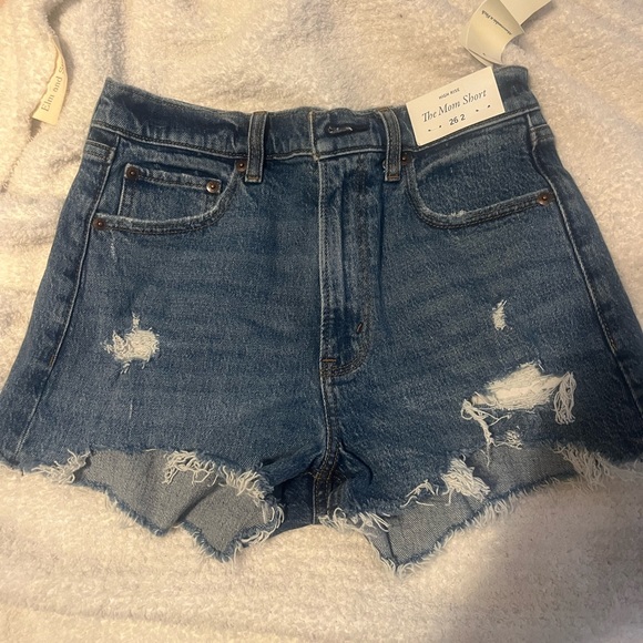 Abercrombie & Fitch High Rise Mom Short - Picture 1 of 2
